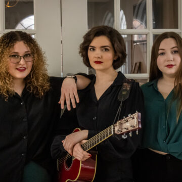 Tuition and fees add acoustic style to student music scene