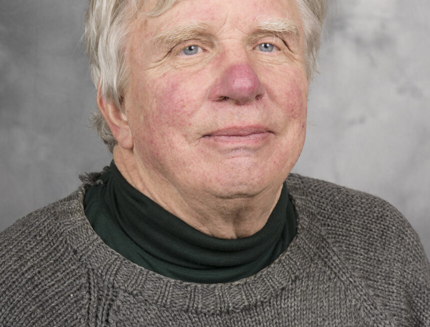 Former mathematics and computer science professor dies at age 75