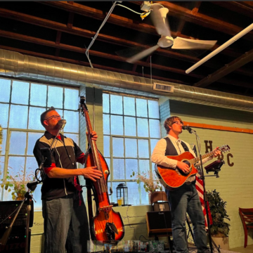 Hillsdale Brewing hosts John Louis Good concert