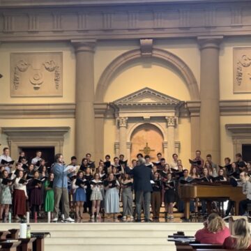 Music bridges generations: Choir unites alumni and students in annual concert