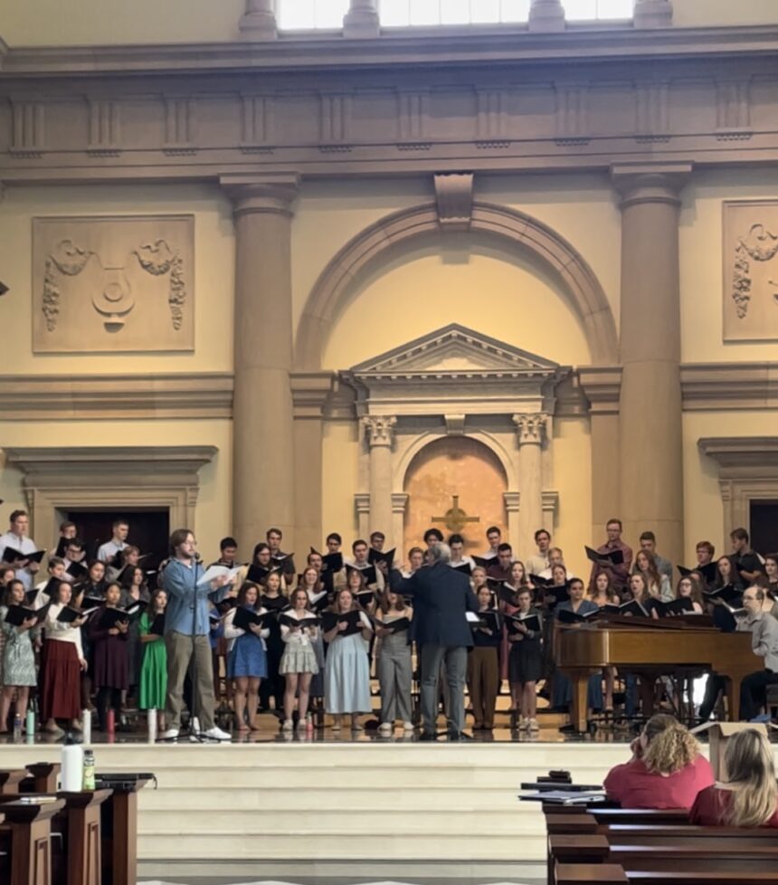 Music bridges generations: Choir unites alumni and students in annual concert