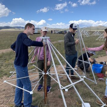 Physics students help build telescope in New Mexico