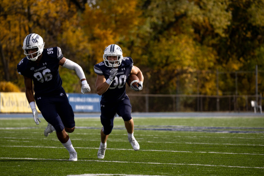 Chargers win fourth straight game, crush Cavaliers