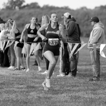 Wamsley qualifies for nationals, Hillsdale takes 17th place