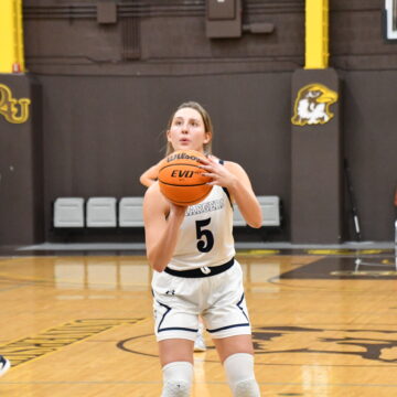 Mills hits career milestone, Chargers split games over the break