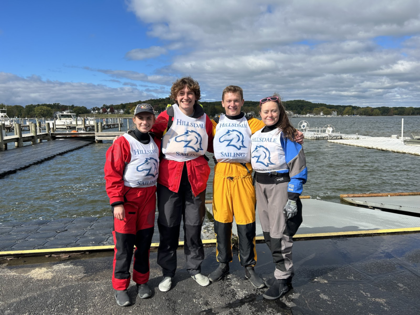 Sailing club places fourth in qualifying regatta, moves on to championship