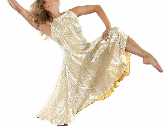 QUICK HITS with HOLLY HOBBS