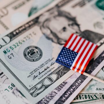 Speakers talk space mining, the Fed, gold standard in CCA II