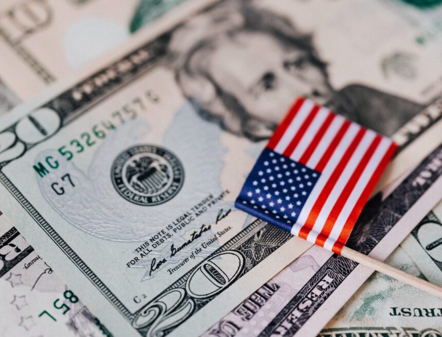 Speakers talk space mining, the Fed, gold standard in CCA II