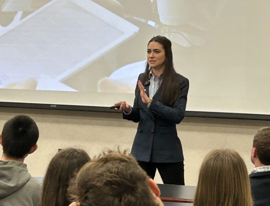 Praxis speaker presents on free trade in conservative economics