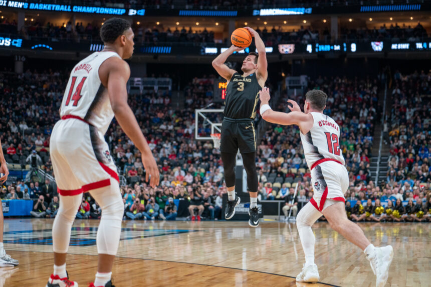 Jack Gohlke upsets March Madness, sets 3-point record