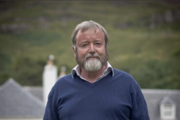 Iain McGilchrist Psychiatrist speaks on integrating sciences and humanities