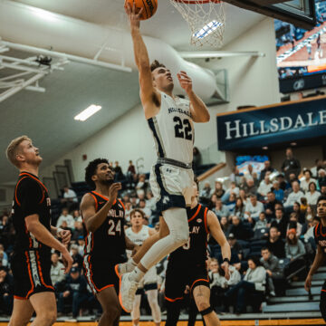 Hillsdale knocked from tournament in first round