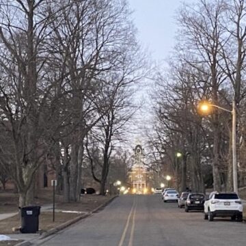 It’s off to the races on Manning Street