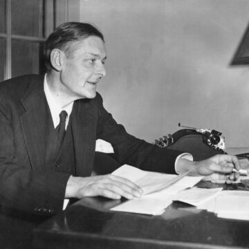 Christina Lambert presents lecture on T.S. Eliot