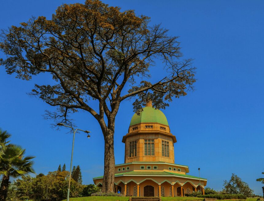 Experience the pearl of Africa