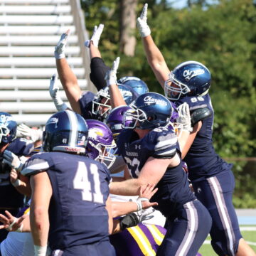 Chargers drop third straight despite 4th quarter surge