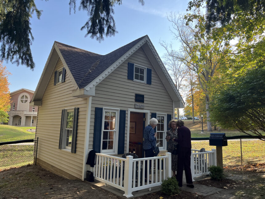 Mary Randall rededicates playhouse after 25 years