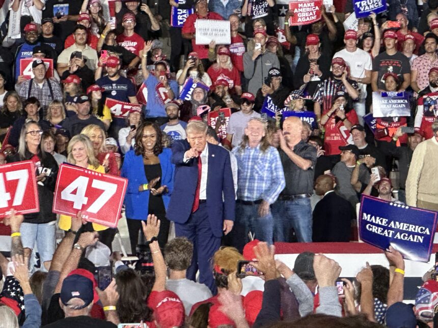 Trump courts Michigan swing voters in Warren