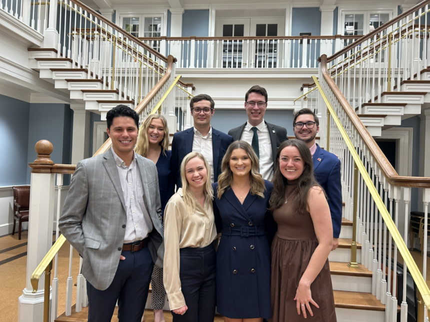 Alumni talk conservative journalism, left-wing media