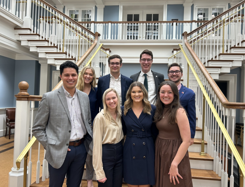 Alumni talk conservative journalism, left-wing media