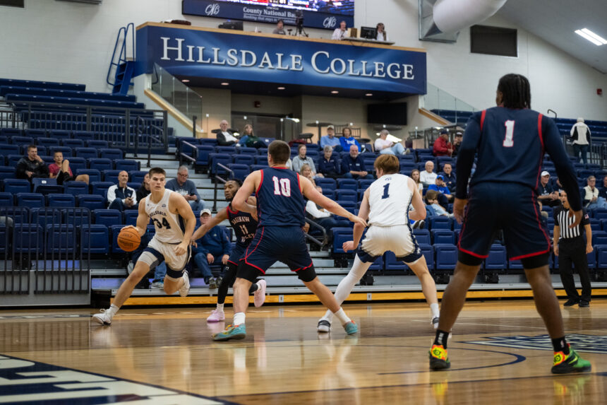 Chargers sweep SVSU to start season 2-0