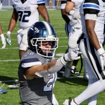 Football continues winning streak with home victory