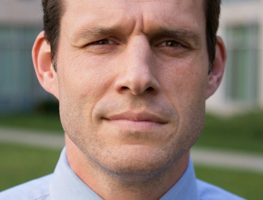 Politics trump Christianity, guest lecturer says