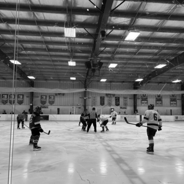 Hillsdale hockey club joins new league, dominates in opening game