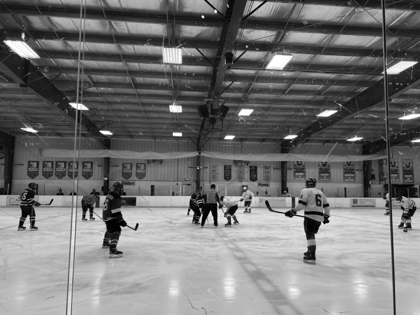 Hillsdale hockey club joins new league, dominates in opening game