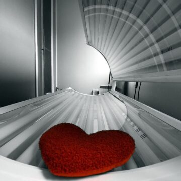 Tanning_bed,_May_2009_(brightened) A UV ray per day keeps the SAD away