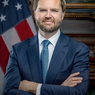 Hillbilly Elegist should speak at commencement