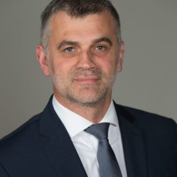 Estonian ambassador visits Hillsdale