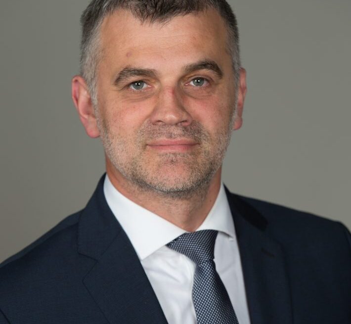 Estonian ambassador visits Hillsdale