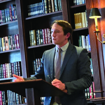 English majors give honors lectures