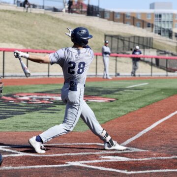 Hillsdale wins three over break as freshmen find their rhythm