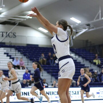 McDonald hits career high as Hillsdale advances to semis