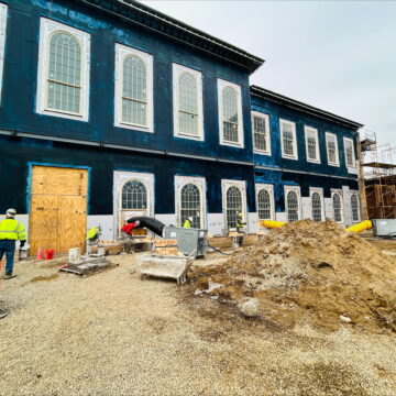 Construction workers endure the chill on campus