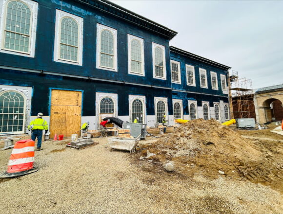 Construction workers endure the chill on campus