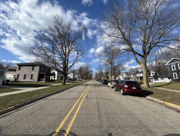 Rising juniors hope to ditch dorms, few get off-campus permission