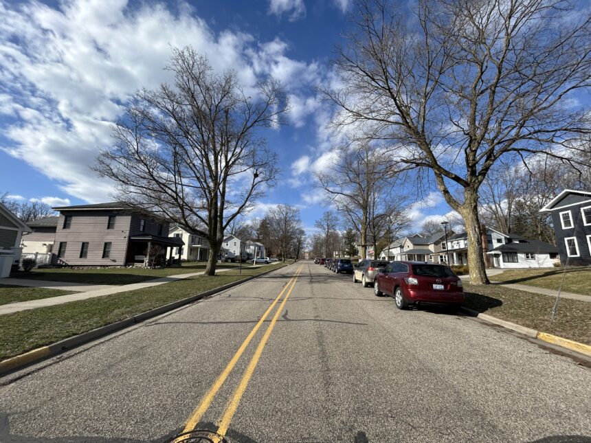 Rising juniors hope to ditch dorms, few get off-campus permission