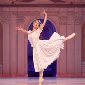 Raffaella ballet honors Stroiks