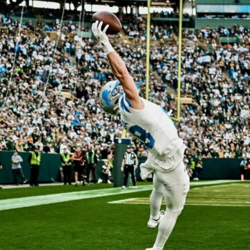 TeSlaa scores first touchdown