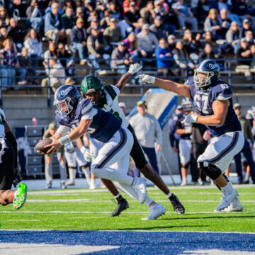 ‘I felt locked in.’ Chargers win during parents’ weekend