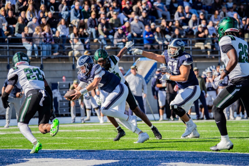 ‘I felt locked in.’ Chargers win during parents’ weekend