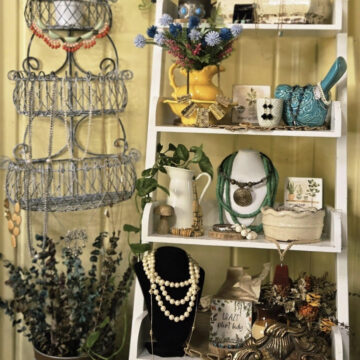 New jewelry store offers vintage, handmade accessories