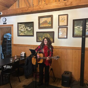 Meckley’s celebrates ‘Friendsgiving’