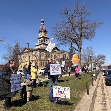 ‘No Kings’ protesters criticize Trump administration